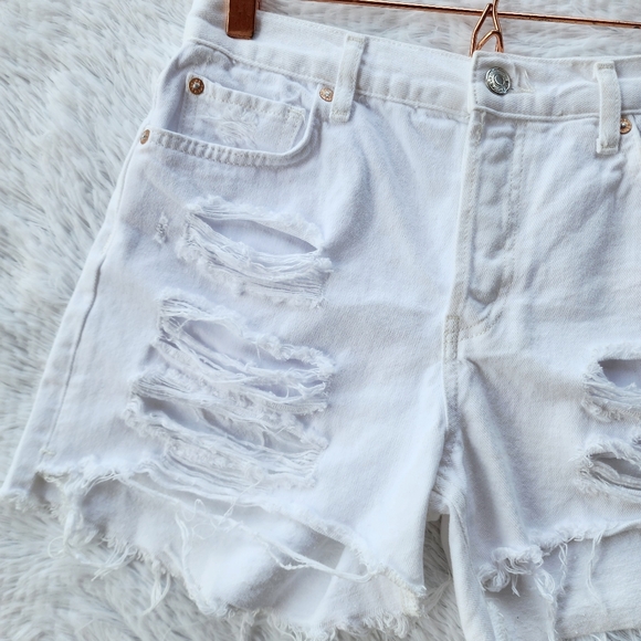 Free People We The Free Optic White Distressed Denim Shorts - Picture 3 of 5